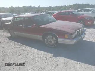 1993 Cadillac DeVille z VIN 1G6CD53B6P4269587, wystawiony jako IAAI lot #42064963 z przebiegiem 107 784 mil mil oraz . Historia ofert i sprzedaży dostępna na DreamBid. Obrazek 1.
