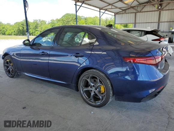 2020 Alfa Romeo Giulia Ti Sport z VIN ZARFANBN7L7632914, wystawiony jako Copart lot #55761355 z przebiegiem 26 635 mil mil oraz Szkoda całkowita • Salvage title. Historia ofert i sprzedaży dostępna na DreamBid. Obrazek 2.