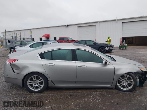 2009 Acura TL Tech with VIN 19UUA86569A020715, listed as a IAAI auction lot 41521211 with 179,977 mi miles. Bid and sale history available at carsss.com. Image 13.
