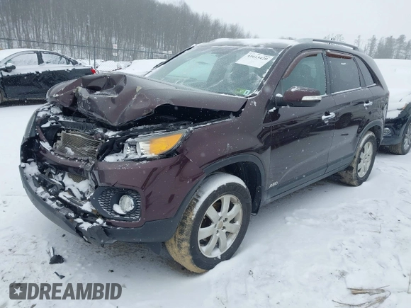 2011 Kia Sorento LX with VIN 5XYKTCA18BG102281, listed as a IAAI auction lot 41613420 with 115,916 mi miles. Bid and sale history available at carsss.com. Image 2.