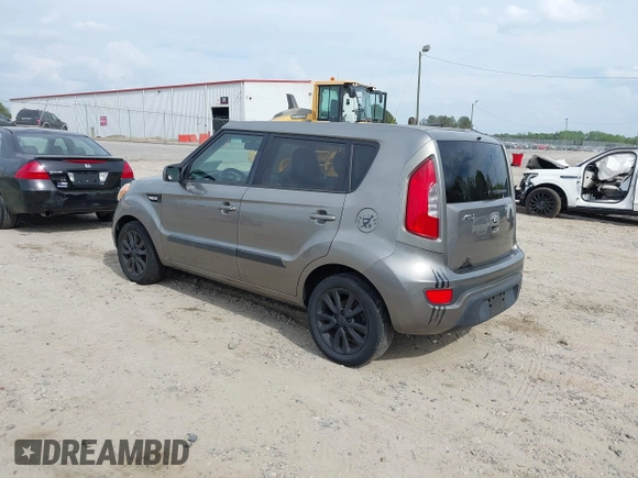 2013 Kia Soul with VIN KNDJT2A52D7595996, listed as a IAAI auction lot 41974905 with 138,953 mi miles. Bid and sale history available at carsss.com. Image 3.