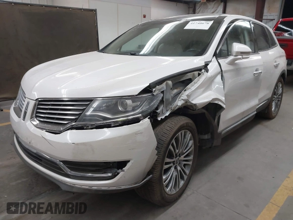 2017 Lincoln MKX Reserve with VIN 2LMPJ6LR0HBL13455, listed as a IAAI auction lot 41740678 with 70,038 mi miles. Bid and sale history available at carsss.com. Image 2.