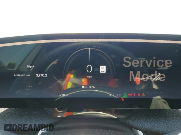 2024 Lucid Air Touring z VIN 50EA1TEA7RA006384, wystawiony jako Copart lot #55177635 z przebiegiem 3770 mil mil oraz Szkody całkowita. Historia ofert i sprzedaży dostępna na DreamBid. Obrazek 9.