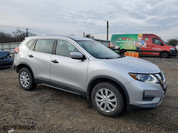 2019 Nissan Rogue S with VIN 5N1AT2MV6KC745927, listed as a Copart auction lot 82810144 with 33,888 mi miles and Salvage Title. Bid and sale history available at carsss.com. Image 4.
