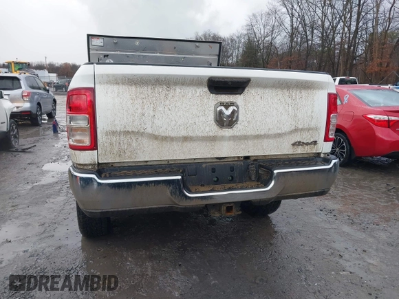 2022 Ram 2500 Tradesman with VIN 3C6UR5HL5NG377811, listed as a IAAI auction lot 41198331 with 104,892 mi miles. Bid and sale history available at carsss.com. Image 16.