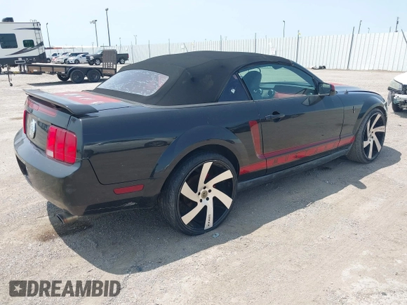 2005 Ford Mustang Deluxe z VIN 1ZVFT84N055190900, wystawiony jako IAAI lot #42373274 z przebiegiem 174 840 mil mil oraz . Historia ofert i sprzedaży dostępna na DreamBid. Obrazek 4.