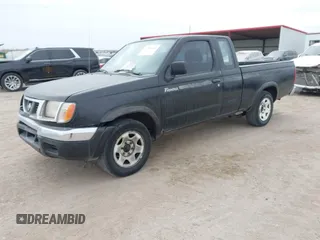 1998 Nissan Frontier XE z VIN 1N6DD26S2WC325599, wystawiony jako IAAI lot #41551614 z przebiegiem 99 047 mil mil oraz . Historia ofert i sprzedaży dostępna na DreamBid. Obrazek 2.
