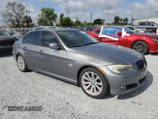 2009 BMW 3 Series 328i z VIN WBAPH77589NM47268, wystawiony jako Copart lot #57877405 z przebiegiem 157 930 mil mil oraz Szkoda całkowita • Salvage title. Historia ofert i sprzedaży dostępna na DreamBid. Obrazek 4.