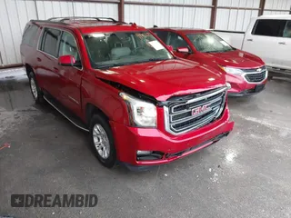 2015 GMC Yukon XL SLT with VIN 1GKS2HKC6FR501993, listed as a IAAI auction lot 41902491 with 205,669 mi miles. Bid and sale history available at carsss.com. Image 1.