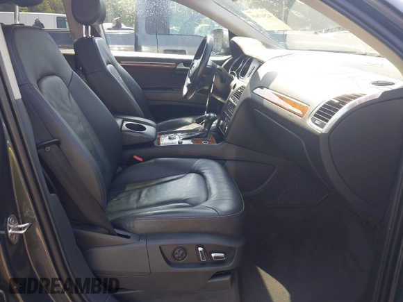 2014 Audi Q7 Premium Plus z VIN WA1LMAFE7ED004521, wystawiony jako IAAI lot #42547695 z przebiegiem 175 219 mil mil oraz . Historia ofert i sprzedaży dostępna na DreamBid. Obrazek 5.