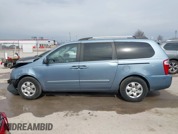 2010 Kia Sedona LX with VIN KNDMG4C34A6324741, listed as a IAAI auction lot 41665347 with 135,904 mi miles. Bid and sale history available at carsss.com. Image 15.