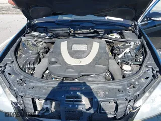 2009 Mercedes-Benz S-Class 5.5L V8 with VIN WDDNG86X19A239123, listed as a IAAI auction lot 41981456 with 120,975 mi miles. Bid and sale history available at carsss.com. Image 10.
