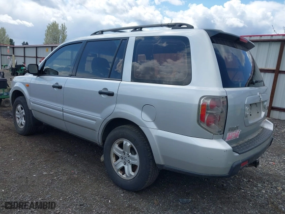 2006 Honda Pilot LX with VIN 2HKYF18156H527449, listed as a IAAI auction lot 42097170 with 178,983 mi miles. Bid and sale history available at carsss.com. Image 3.