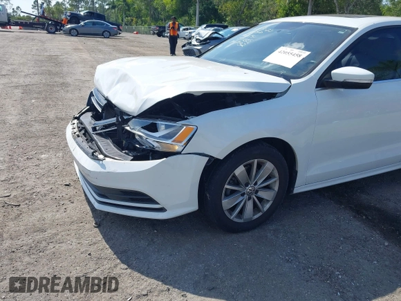 2015 Volkswagen Jetta SE с VIN 3VWD17AJXFM327152, выставлен на аукционе IAAI как лот 42055458 с пробегом 69 412 миль миль и . История ставок и продаж доступна на DreamBid. Изображение 6.