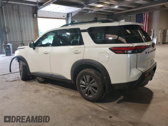 2023 Nissan Pathfinder SV z VIN 5N1DR3BD1PC261313, wystawiony jako Copart lot #55912155 z przebiegiem 13 527 mil mil oraz Szkoda całkowita • Salvage title. Historia ofert i sprzedaży dostępna na DreamBid. Obrazek 2.
