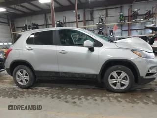 2022 Chevrolet Trax LS with VIN KL7CJNSM5NB550309, listed as a IAAI auction lot 41208893 with 60,580 mi miles. Bid and sale history available at carsss.com. Image 13.