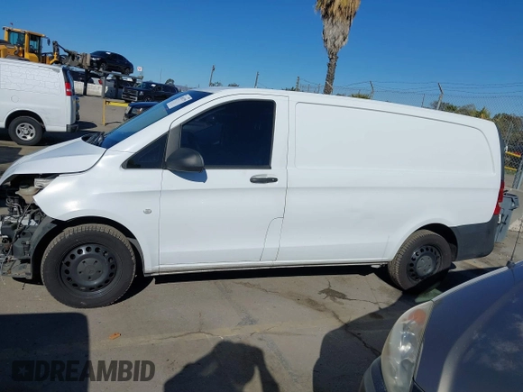 2019 Mercedes-Benz Metris Cargo z VIN WD3PG2EAXK3530575, wystawiony jako IAAI lot #41813709 z przebiegiem 136 174 mil mil oraz . Historia ofert i sprzedaży dostępna na DreamBid. Obrazek 15.
