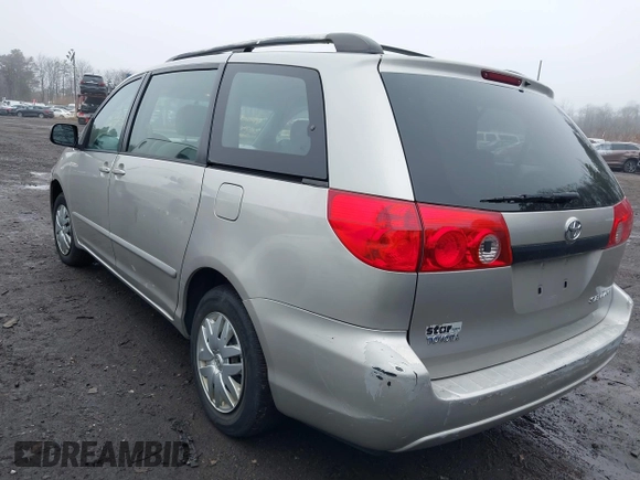 2008 Toyota Sienna CE z VIN 5TDZK23C88S196667, wystawiony jako IAAI lot #41965627 z przebiegiem 147 020 mil mil oraz . Historia ofert i sprzedaży dostępna na DreamBid. Obrazek 3.