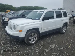 2016 Jeep Patriot Latitude with VIN 1C4NJRFB9GD586698, listed as a Copart auction lot 61131125 with 154,679 mi miles and Salvage title. Bid and sale history available at DreamBid. Image 1.