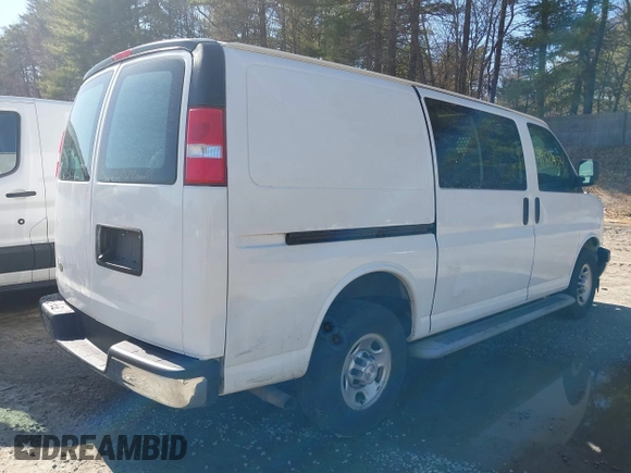 2018 Chevrolet Express Cargo Van with VIN 1GCWGAFG3J1907420, listed as a IAAI auction lot 41510854 with 91,112 mi miles. Bid and sale history available at carsss.com. Image 4.