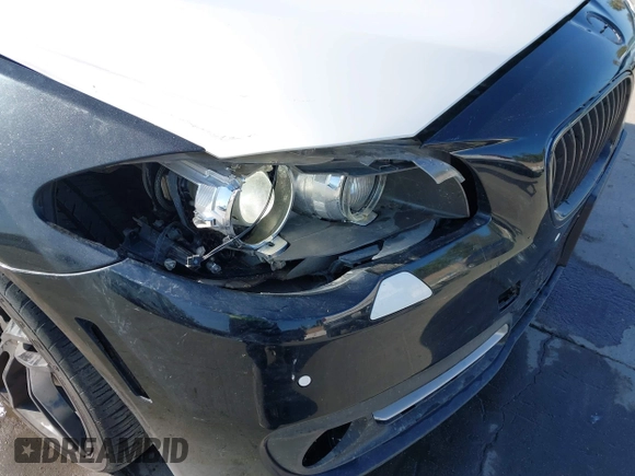 2015 BMW 5 Series 528i with VIN WBA5A5C59FD524043, listed as a IAAI auction lot 42023892 with 94,216 mi miles and . Bid and sale history available at carsss.com. Image 6.