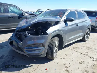 2018 Hyundai Tucson Sport with VIN KM8J33AL5JU770092, listed as a IAAI auction lot 41395349 with 101,395 mi miles. Bid and sale history available at carsss.com. Image 18.