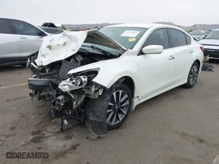 2017 Nissan Altima 2.5 SV with VIN 1N4AL3AP5HC182058, listed as a IAAI auction lot 41579072 with 81,423 mi miles. Bid and sale history available at carsss.com. Image 2.