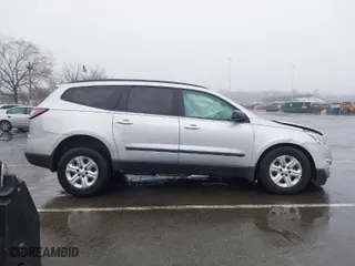 2016 Chevrolet Traverse LS with VIN 1GNKRFED9GJ124857, listed as a IAAI auction lot 41567686 with 1 mi miles. Bid and sale history available at carsss.com. Image 13.