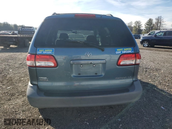 2002 Toyota Sienna LE with VIN 4T3ZF13C82U482524, listed as a Copart auction lot 82845954 with 233,908 mi miles and Salvage Title. Bid and sale history available at carsss.com. Image 6.