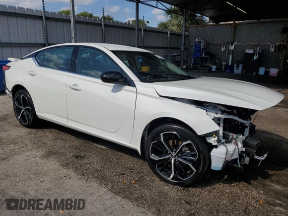 2025 Nissan Altima SR with VIN 1N4BL4CV0SN314998, listed as a Copart auction lot 54365285 with 19,158 mi miles and Non Repairable. Bid and sale history available at DreamBid. Image 4.