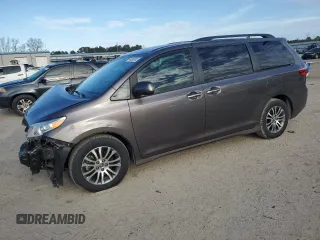 2020 Toyota Sienna XLE Auto Access Seat with VIN 5TDYZ3DC4LS073596, listed as a Copart auction lot 48262685 with 59,145 mi miles and Salvage Title. Bid and sale history available at carsss.com. Image 1.