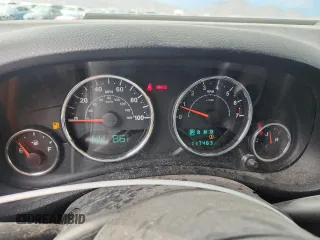 2012 Jeep Wrangler Unlimited Call of Duty MW3 z VIN 1C4BJWFG4CL242211, wystawiony jako Copart lot #59774555 z przebiegiem 117 463 mil mil oraz Szkoda całkowita • Salvage title. Historia ofert i sprzedaży dostępna na DreamBid. Obrazek 9.