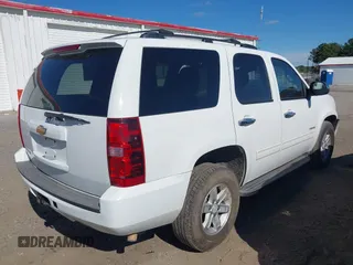 2012 Chevrolet Tahoe LS z VIN 1GNSCAE09CR289823, wystawiony jako IAAI lot #40632668 z przebiegiem 232 951 mil mil oraz . Historia ofert i sprzedaży dostępna na DreamBid. Obrazek 4.