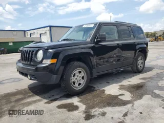 2015 Jeep Patriot Sport z VIN 1C4NJPBBXFD203960, wystawiony jako Copart lot #57860435 z przebiegiem 239 164 mil mil oraz Szkoda całkowita • Salvage title. Historia ofert i sprzedaży dostępna na DreamBid. Obrazek 1.