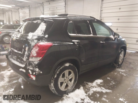 2017 Chevrolet Trax LT with VIN 3GNCJPSB6HL232738, listed as a IAAI auction lot 41257753 with 68,403 mi miles. Bid and sale history available at carsss.com. Image 4.