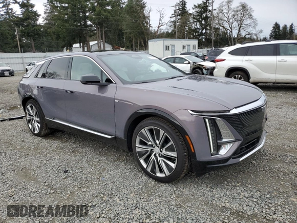 2024 Cadillac LYRIQ Luxury z VIN 1GYKPSRL1RZ138162, wystawiony jako Copart lot #51017895 z przebiegiem 905 mil mil oraz Szkody całkowita. Historia ofert i sprzedaży dostępna na DreamBid. Obrazek 4.