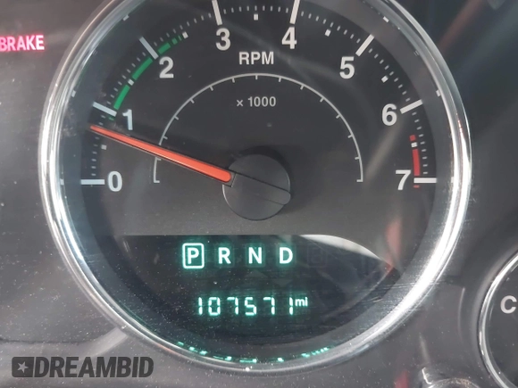 2017 Jeep Wrangler Unlimited Sahara z VIN 1C4BJWEG9HL722849, wystawiony jako IAAI lot #42435486 z przebiegiem 107 571 mil mil oraz . Historia ofert i sprzedaży dostępna na DreamBid. Obrazek 15.