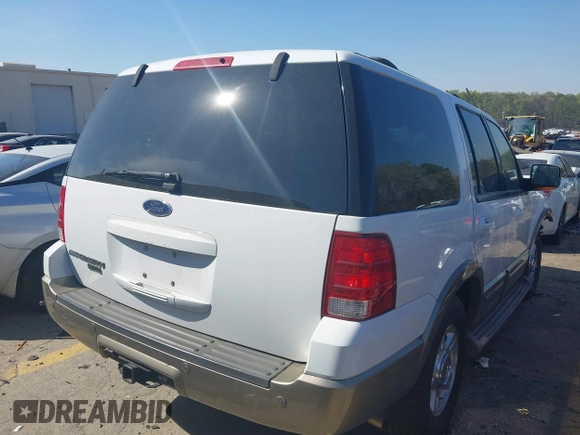 2004 Ford Expedition Eddie Bauer with VIN 1FMPU17L64LB55970, listed as a IAAI auction lot 41883203 with 319,583 mi miles. Bid and sale history available at carsss.com. Image 4.