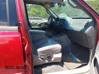 2002 Ford Expedition Eddie Bauer z VIN 1FMRU17W02LA22430, wystawiony jako IAAI lot #42692442 z przebiegiem Nie podano mil oraz . Historia ofert i sprzedaży dostępna na DreamBid. Obrazek 5.