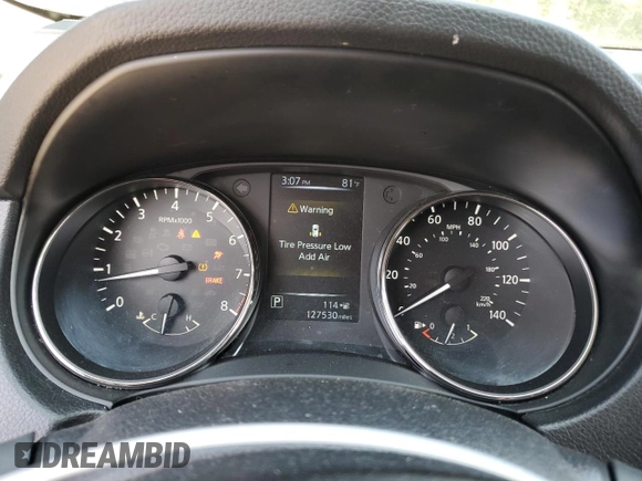 2017 Nissan Rogue SV z VIN KNMAT2MV0HP613929, wystawiony jako Copart lot #61374035 z przebiegiem 127 530 mil mil oraz Szkoda całkowita • Salvage title. Historia ofert i sprzedaży dostępna na DreamBid. Obrazek 9.