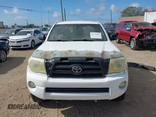 2005 Toyota Tacoma PreRunner with VIN 3TMKU72N65M001821, listed as a IAAI auction lot 41579911 with 301,297 mi miles. Bid and sale history available at carsss.com. Image 11.