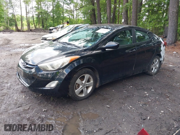 2013 Hyundai Elantra GLS z VIN KMHDH4AE0DU545363, wystawiony jako IAAI lot #42281675 z przebiegiem 129 249 mil mil oraz . Historia ofert i sprzedaży dostępna na DreamBid. Obrazek 2.