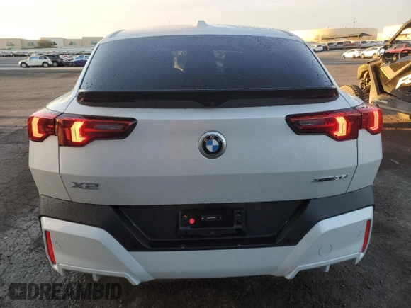 2025 BMW X2 xDrive28i with VIN WBX63GM06S5086167, listed as a Copart auction lot 44999075 with 5,543 mi miles and Clean Title. Bid and sale history available at carsss.com. Image 6.