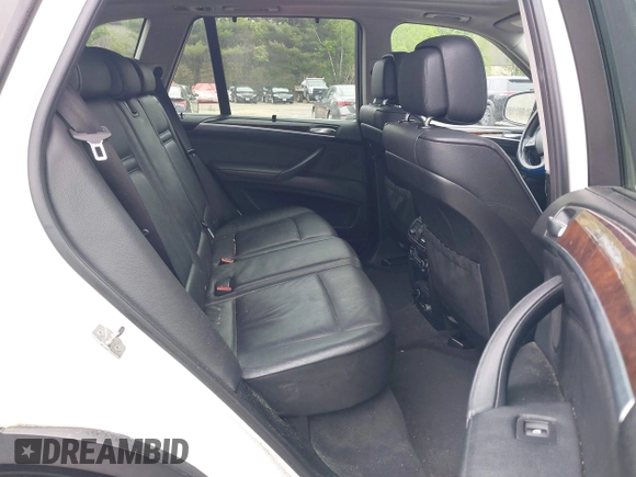 2013 BMW X5 xDrive35i z VIN 5UXZV4C51D0B03720, wystawiony jako IAAI lot #42284686 z przebiegiem 181 322 mil mil oraz . Historia ofert i sprzedaży dostępna na DreamBid. Obrazek 8.