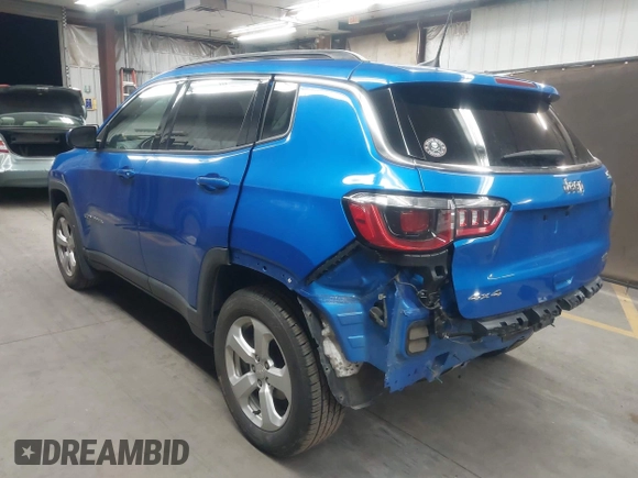 2019 Jeep Compass Latitude z VIN 3C4NJDBB3KT595277, wystawiony jako IAAI lot #42098822 z przebiegiem 68 574 mil mil oraz . Historia ofert i sprzedaży dostępna na DreamBid. Obrazek 3.