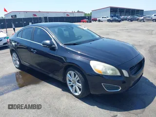2011 Volvo S60 z VIN YV1902FH3B2010037, wystawiony jako IAAI lot #42056566 z przebiegiem 241 085 mil mil oraz . Historia ofert i sprzedaży dostępna na DreamBid. Obrazek 1.