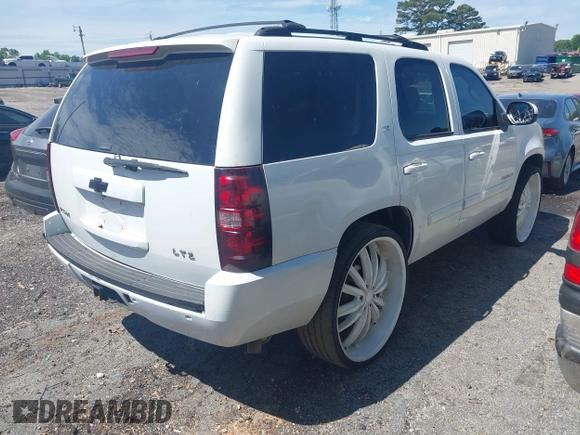 2007 Chevrolet Tahoe LT z VIN 1GNFC13J87J132303, wystawiony jako IAAI lot #42162969 z przebiegiem Nie podano mil oraz . Historia ofert i sprzedaży dostępna na DreamBid. Obrazek 4.