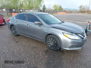 2017 Nissan Altima SR z VIN 1N4AL3AP5HN361026, wystawiony jako IAAI lot #42146524 z przebiegiem 106 394 mil mil oraz . Historia ofert i sprzedaży dostępna na DreamBid. Obrazek 1.