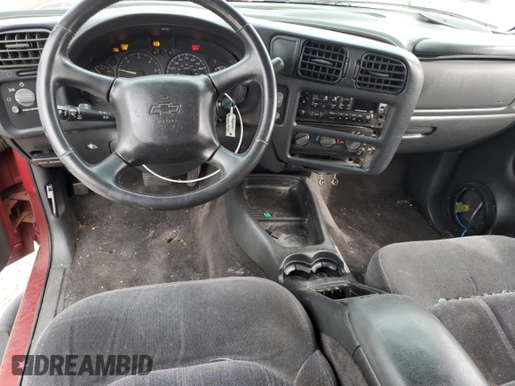 2001 Chevrolet Blazer LT with VIN 1GNCS13W11K260613, listed as a Copart auction lot 42402085 with 205,229 mi miles and Salvage title. Bid and sale history available at DreamBid. Image 8.