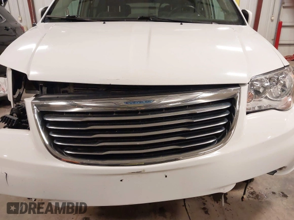 2014 Chrysler Town & Country Touring with VIN 2C4RC1BG1ER209212, listed as a IAAI auction lot 41931026 with 170,256 mi miles and . Bid and sale history available at DreamBid. Image 13.